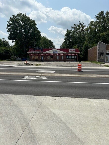 More Photos Of 3637 E 38th St, Indianapolis Auto Repair For Sale