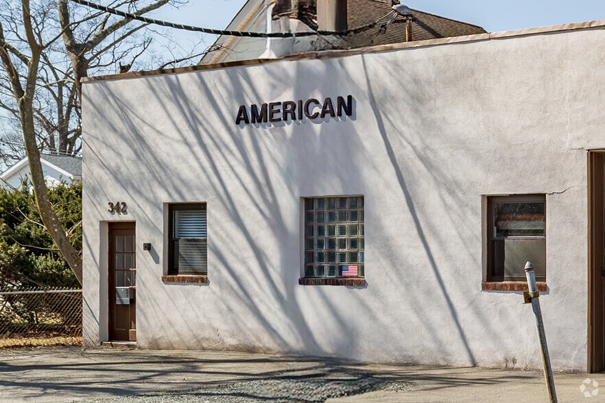 More Photos Of 342 Lincoln Ave, Hawthorne Warehouse For Lease