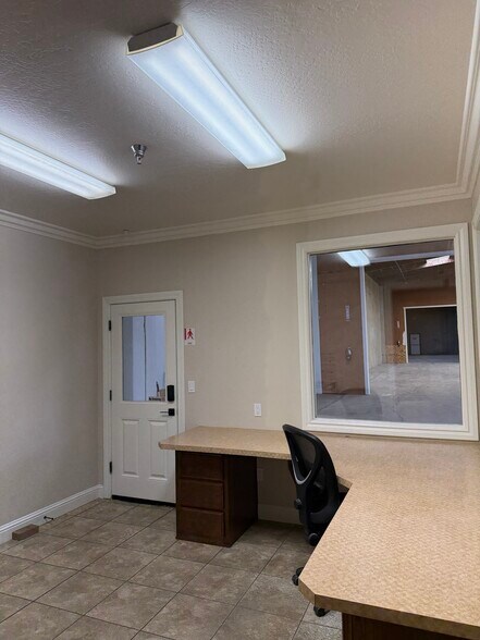 More Photos Of 1889 Walters Ct, Fairfield Warehouse For Lease