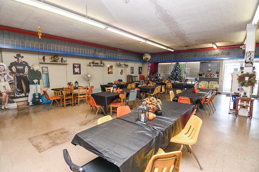 More Photos Of 106 W North Railroad St, Four Oaks Storefront For Sale