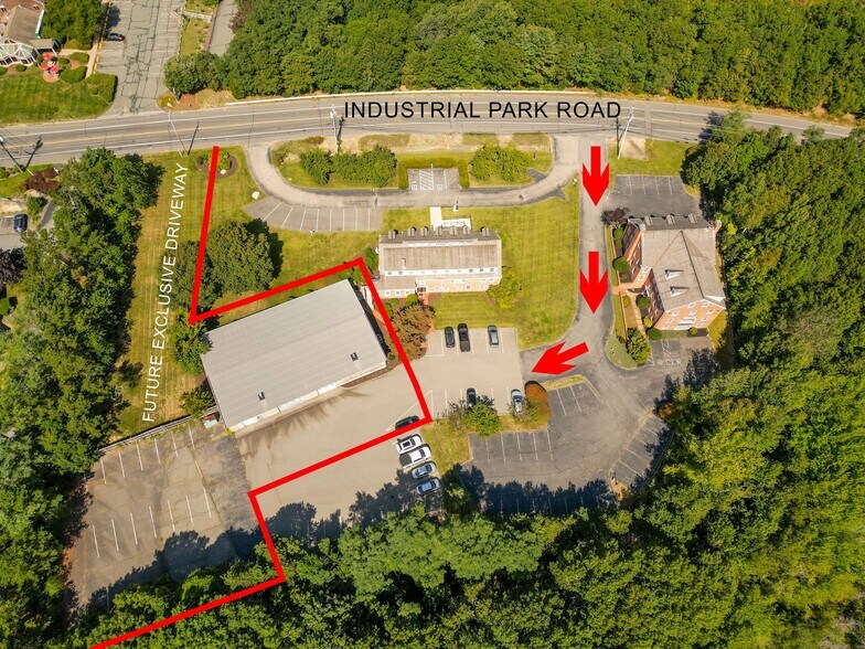 More Photos Of 62 Industrial Park Rd, Plymouth Warehouse For Lease