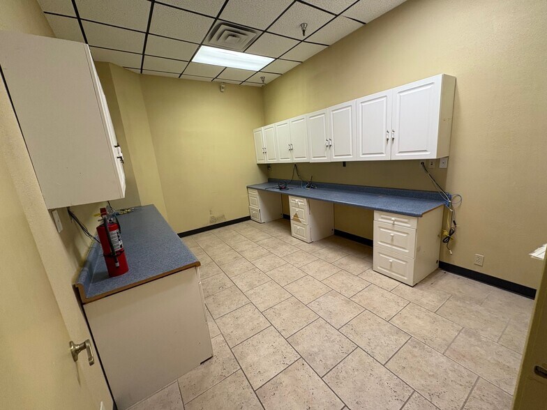 More Photos Of 1671 E 71st St, Tulsa Storefront For Sale