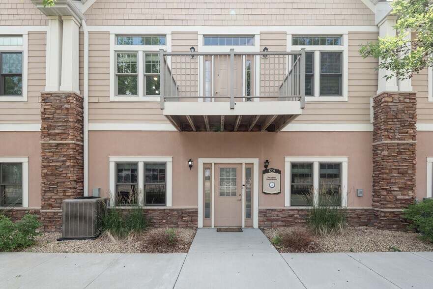 More Photos Of 1701-1713 Southcross Dr W, Burnsville Loft Creative Space For Sale
