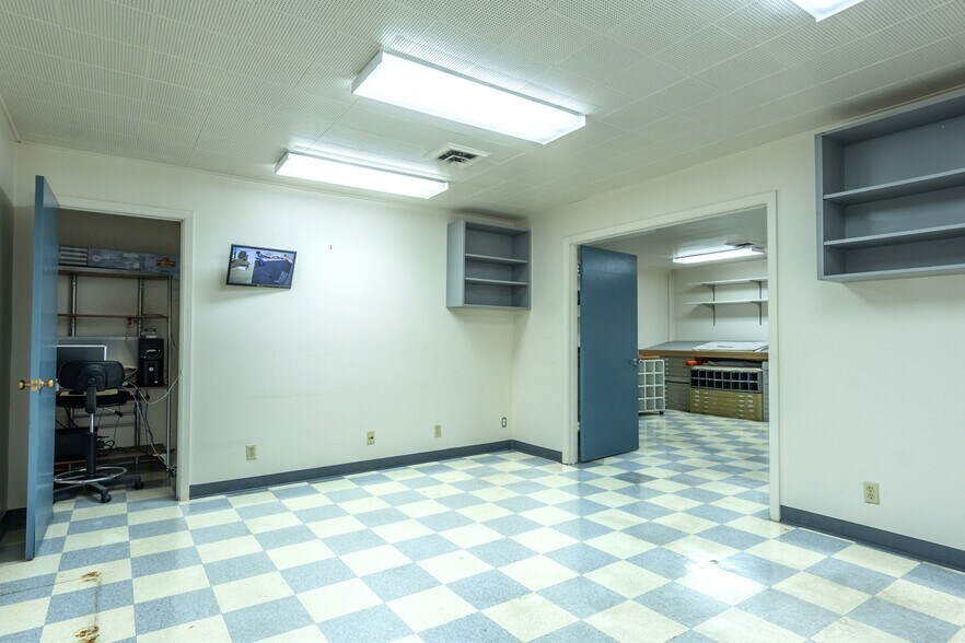 More Photos Of 320 Victory Ave, South San Francisco Warehouse For Lease