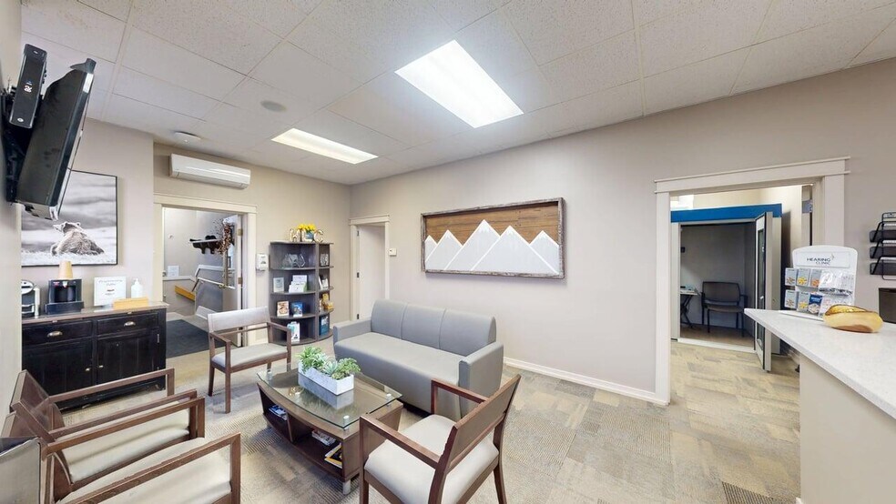 More Photos Of 800 Baker St, Cranbrook Storefront Retail Office For Sale