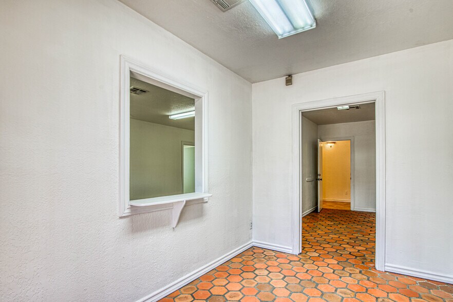 More Photos Of 6208 Doniphan Dr, El Paso Land For Lease