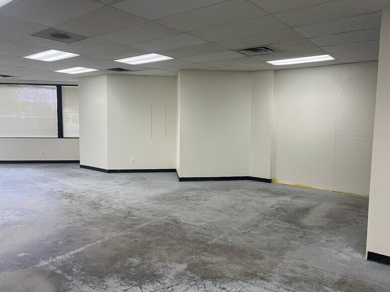 More Photos Of 2330 Main St, Longmont Unknown For Lease