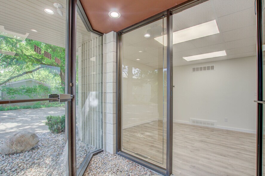 More Photos Of 1010 Burr St, Jackson Medical For Lease