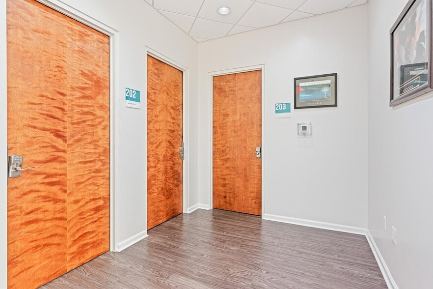 More Photos Of 8865 Commodity Cir, Orlando Office For Sale