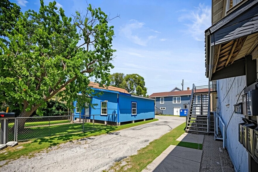 More Photos Of 1915 45th St, Galveston Storefront Retail Residential For Sale