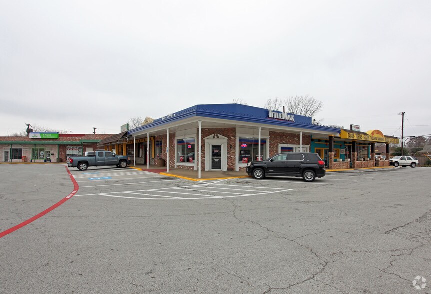 Primary Photo Of 2224-2266 Gus Thomasson Rd, Dallas Storefront For Lease