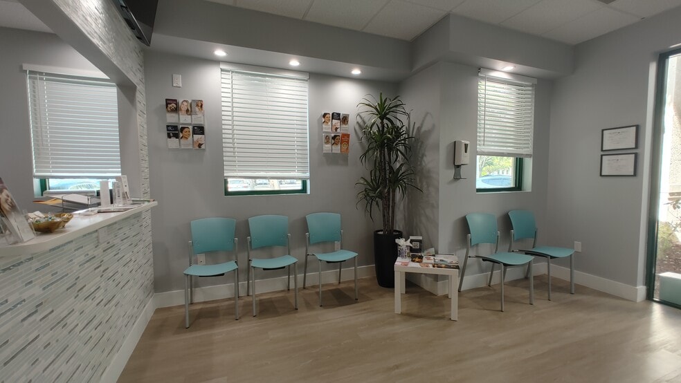 More Photos Of 12460-12468 W Atlantic Blvd, Coral Springs Medical For Lease
