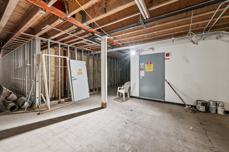More Photos Of 198-204 Main st, Berlin Specialty For Sale