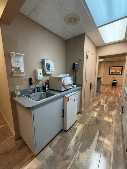 More Photos Of 13005 Southern Blvd, Loxahatchee Medical For Sale