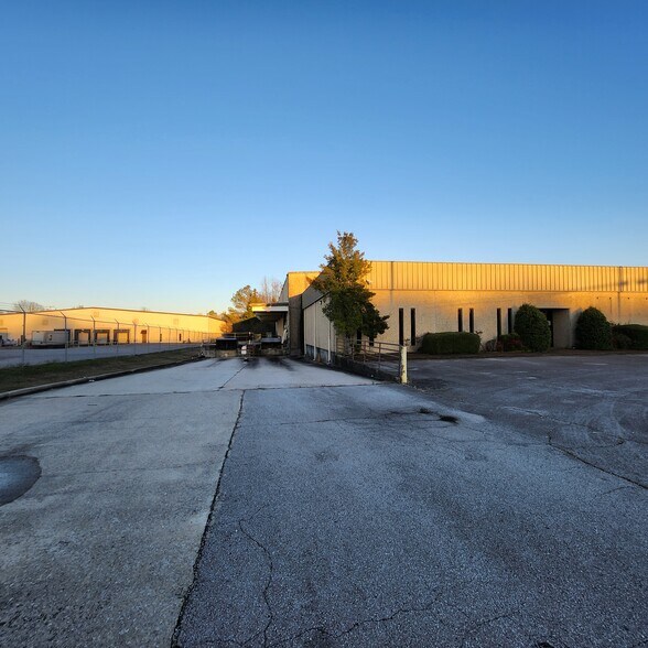 More Photos Of 3424 Valley Ave SW, Decatur Warehouse For Sale