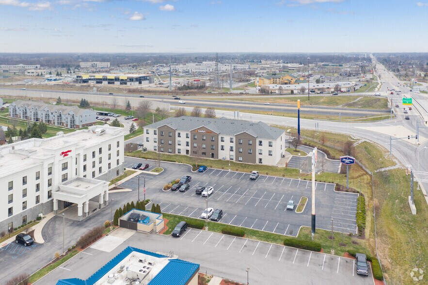 More Photos Of 3302 E Dupont Rd, Fort Wayne Hotel For Sale