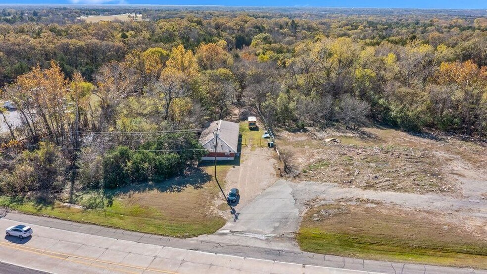 More Photos Of 530 E Hwy 69, Denison Office For Sale