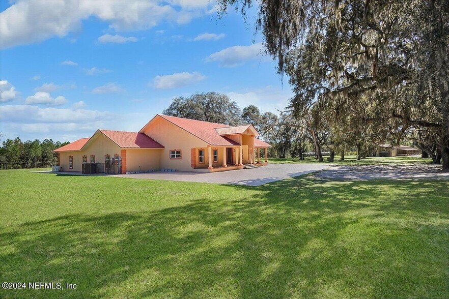 More Photos Of 258 Bostwick Cemetery Rd, Palatka Lodge Meeting Hall For Sale