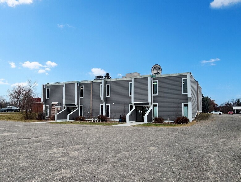 More Photos Of 2027-2029 S 6th St, Brainerd Office For Lease