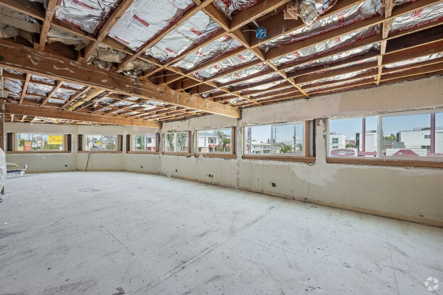 More Photos Of 10520 Magnolia Blvd, North Hollywood Office For Sale
