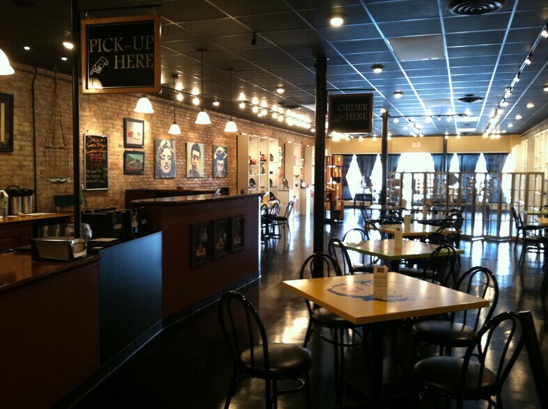 More Photos Of 615 Mena St, Mena Restaurant For Sale