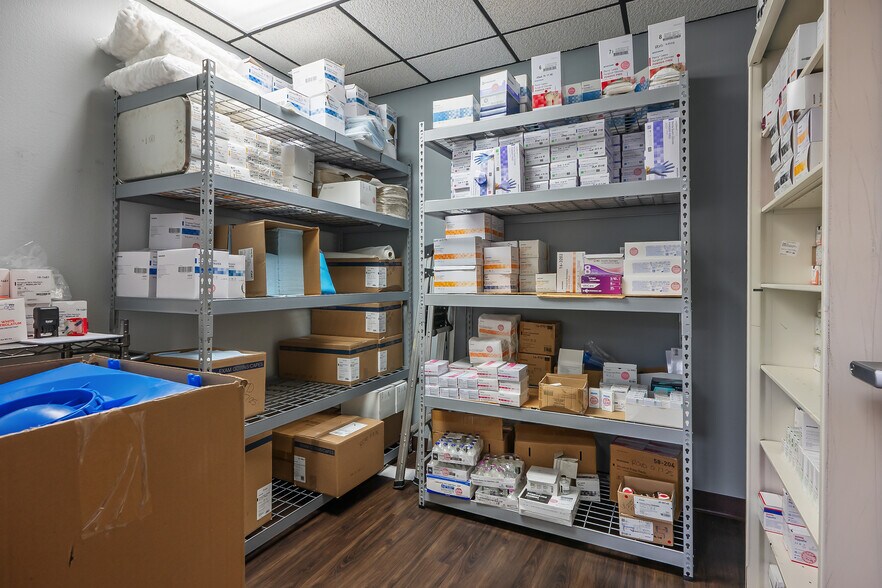 More Photos Of 630 S Rancho Dr, Las Vegas Medical For Lease