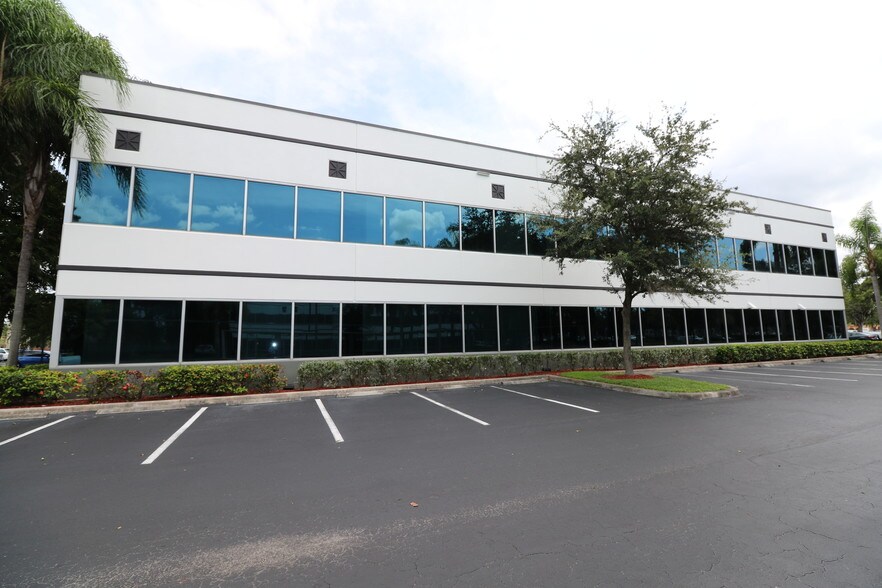 More Photos Of 3201 W Commercial Blvd, Fort Lauderdale Unknown For Lease