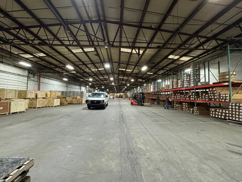 More Photos Of 57784 County Road 3, Elkhart Warehouse For Lease