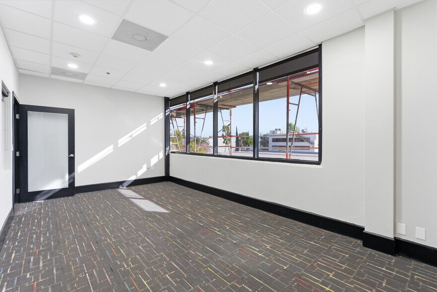 More Photos Of 9410 Topanga Canyon Blvd, Chatsworth Office For Lease