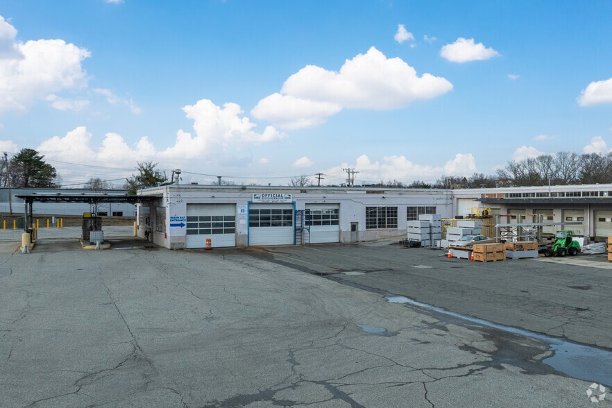 More Photos Of 60 Olympia Ave, Woburn Truck Terminal For Lease