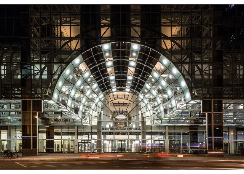 Primary Photo Of 500 W Madison St, Chicago Office For Lease