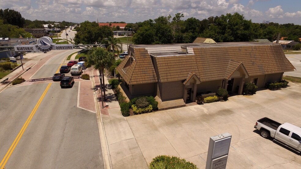 More Photos Of 300 E New Haven Ave, Melbourne Office For Sale