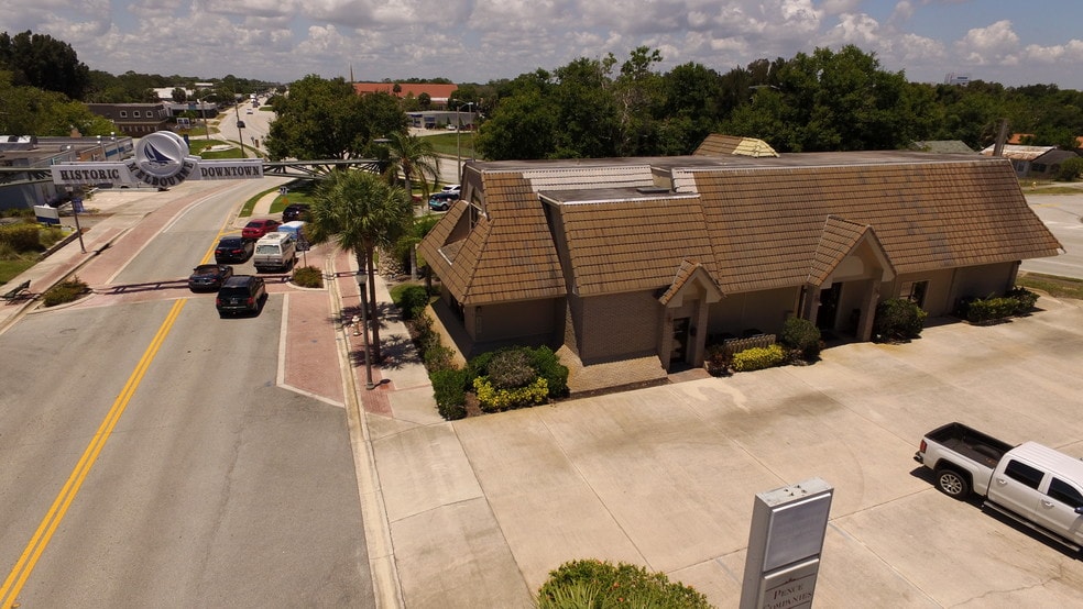 More Photos Of 300 E New Haven Ave, Melbourne Office For Sale