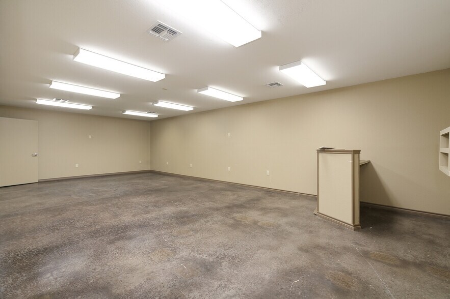 More Photos Of 2 Hill View Ln, Boerne Warehouse For Lease