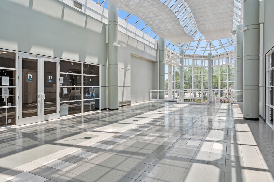 More Photos Of 9700-9702 Bissonnet St, Houston Office For Sale