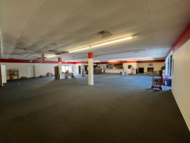 More Photos Of 106 Industrial Dr, Bonifay Storefront Retail Office For Sale