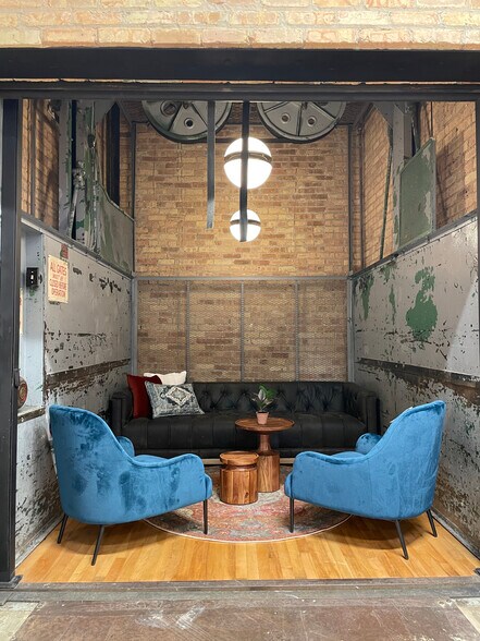 More Photos Of 1550-1556 W Carroll, Chicago Loft Creative Space For Lease