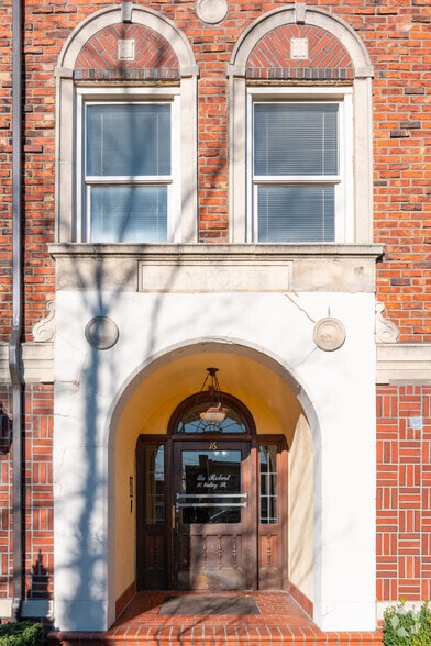 More Photos Of 16 Valley St, Seattle Apartments For Sale