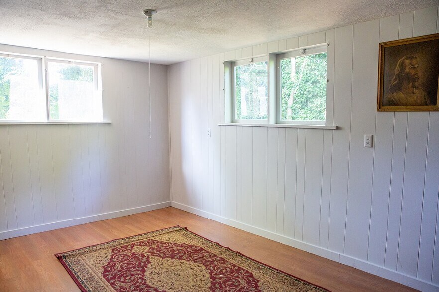 More Photos Of 113 S Main Ave, Ridgefield Religious Facility For Sale