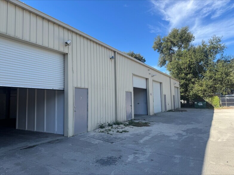 More Photos Of 12220 Hazen Ct, Thonotosassa Warehouse For Lease