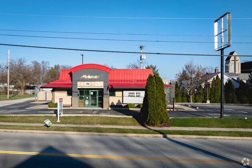 More Photos Of 204 N Benton St, Oak Harbor Storefront For Sale