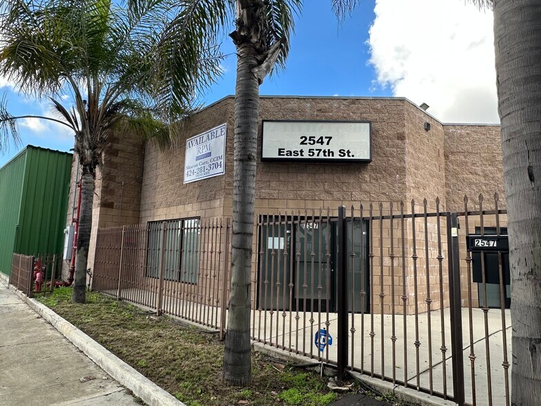 Primary Photo Of 2547 E 57th St, Huntington Park Manufacturing For Sale