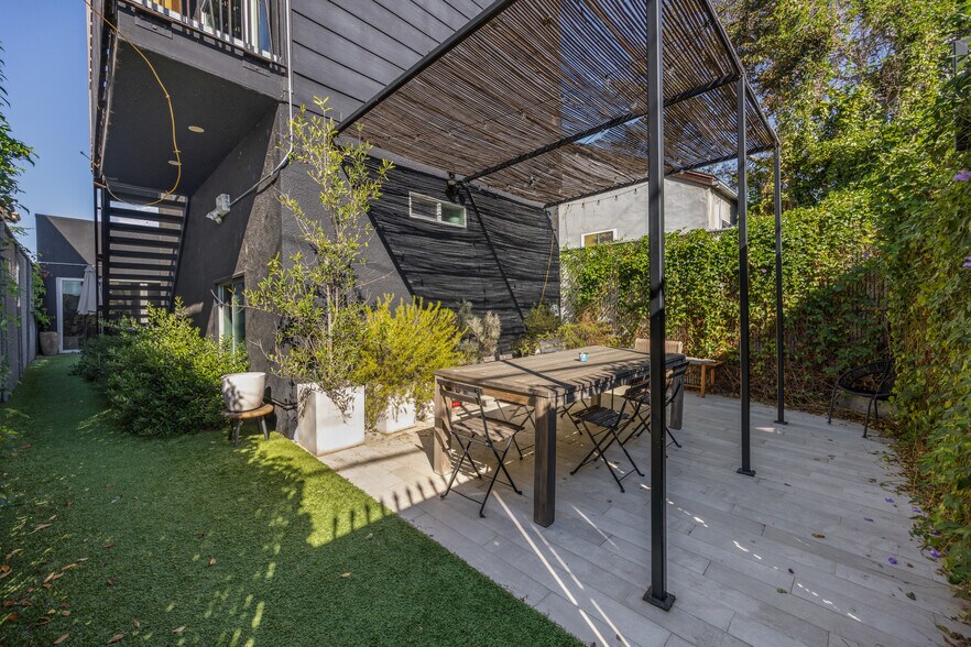 More Photos Of 2972 Glendale Blvd, Los Angeles Loft Creative Space For Lease
