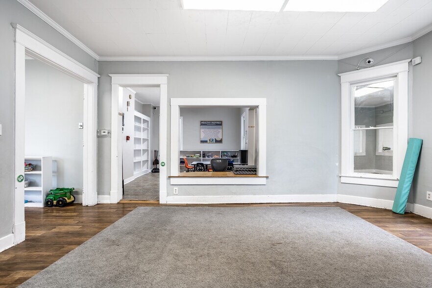 More Photos Of 7507 Michigan Rd, Indianapolis Daycare Center For Sale