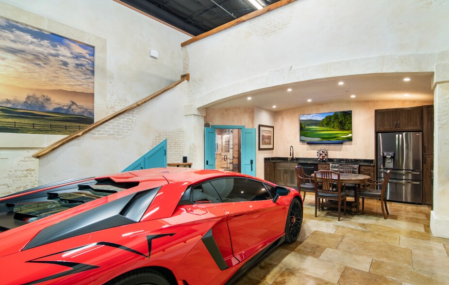 More Photos Of 7231 Stonewall Bnd, San Antonio Flex For Sale