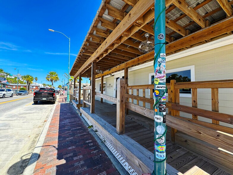 More Photos Of 411 Flagler Ave, New Smyrna Beach Freestanding For Lease