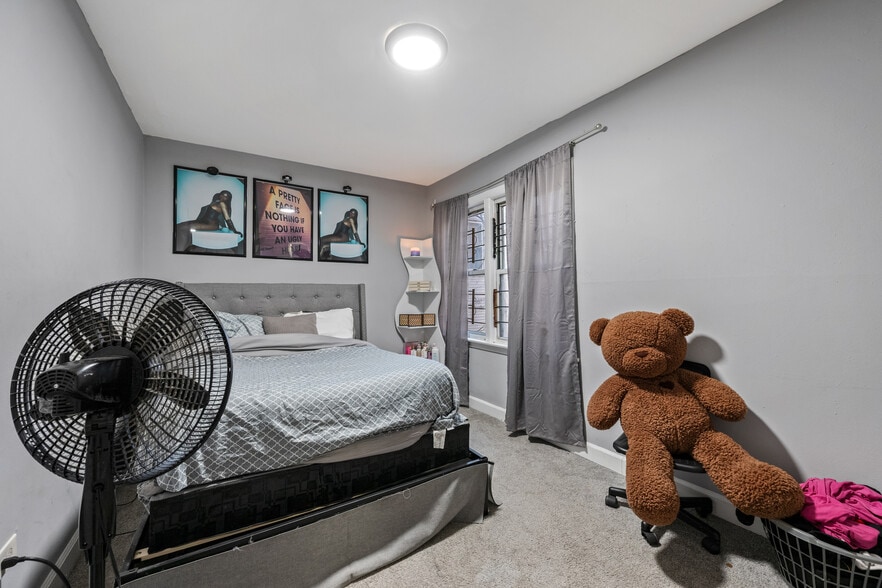 More Photos Of 7830 S Yates, Chicago Apartments For Sale