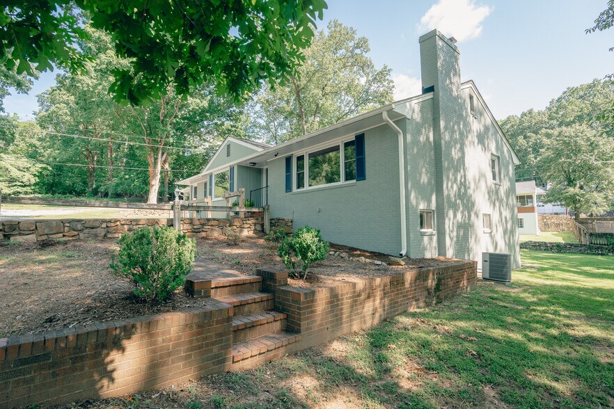 More Photos Of 3042 Brambleton Ave, Roanoke Office Residential For Sale