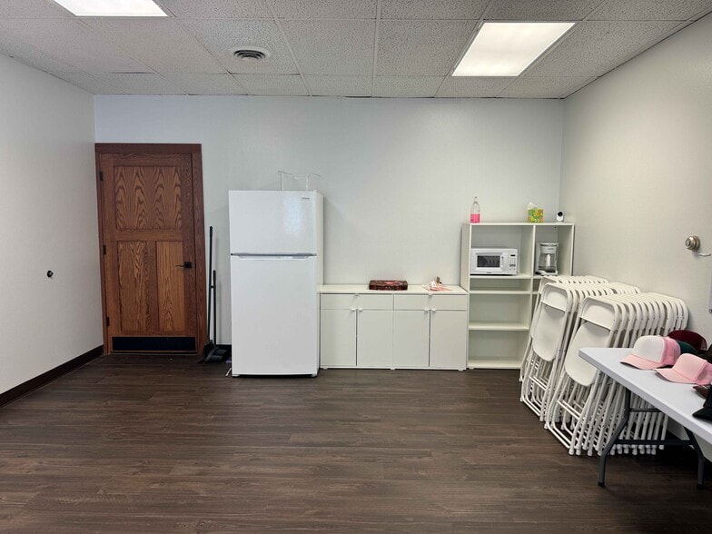 More Photos Of 115-159 Marion Blvd, Marion General Retail For Lease