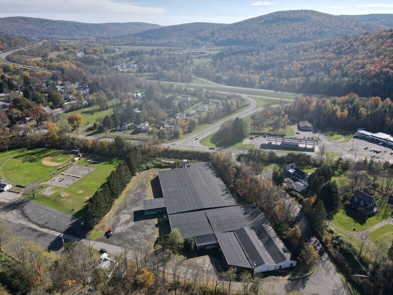 More Photos Of 8 Park St, Windsor Township Warehouse For Lease